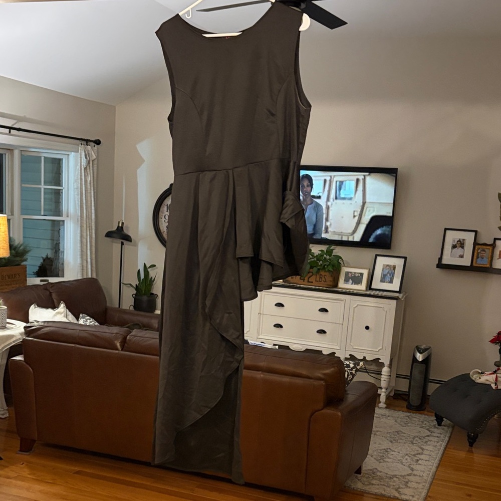 Elegant Black Sleeveless Dress. Blush 2x